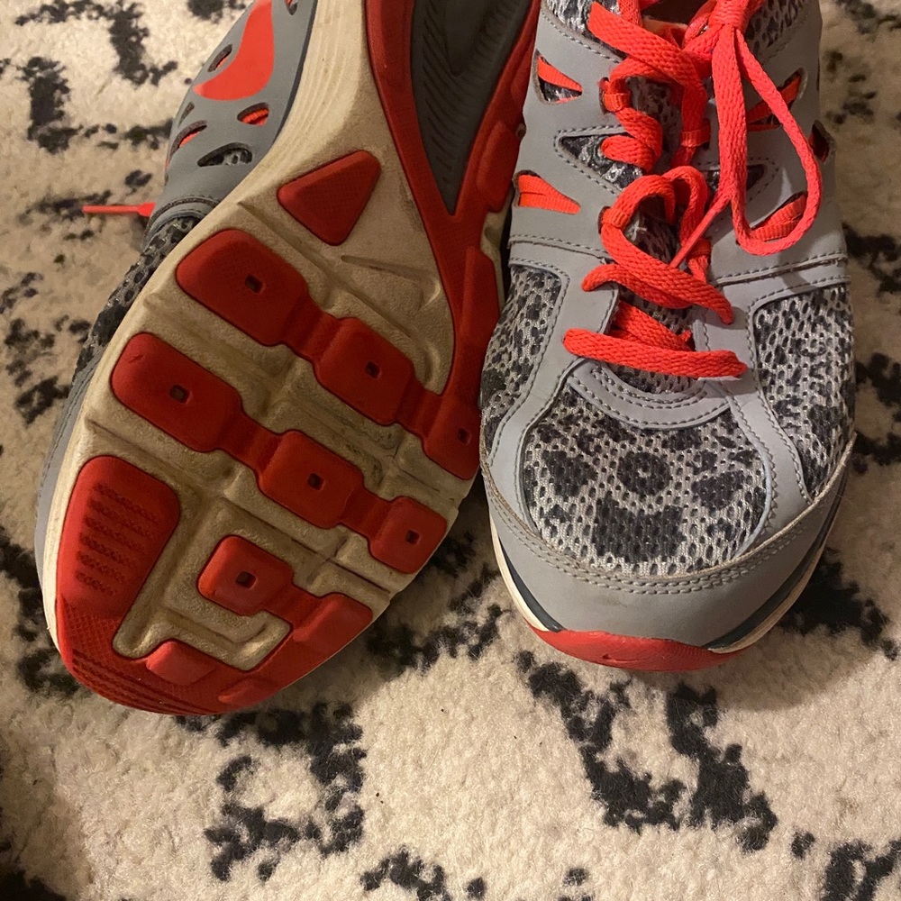 Nike Women’s Dual Fusion Running Training Shoes Gray Pink  Size 8 - Picture 4 of 7